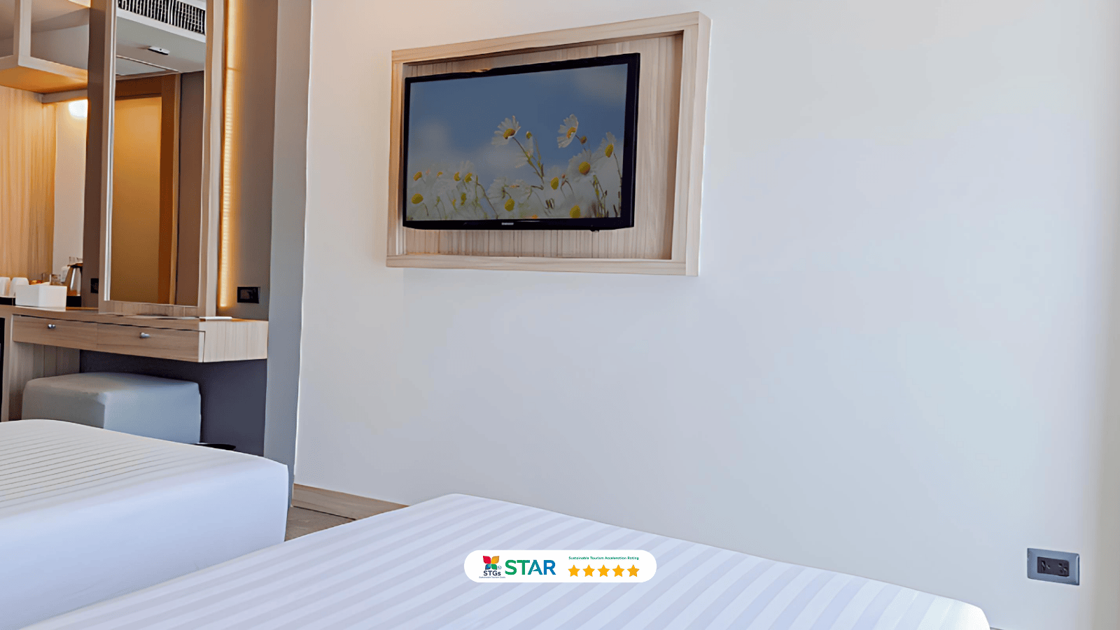 Premium Superior Twin Mountain View