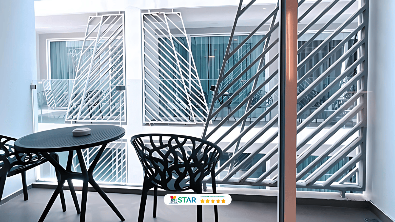 Deluxe King Balcony Room