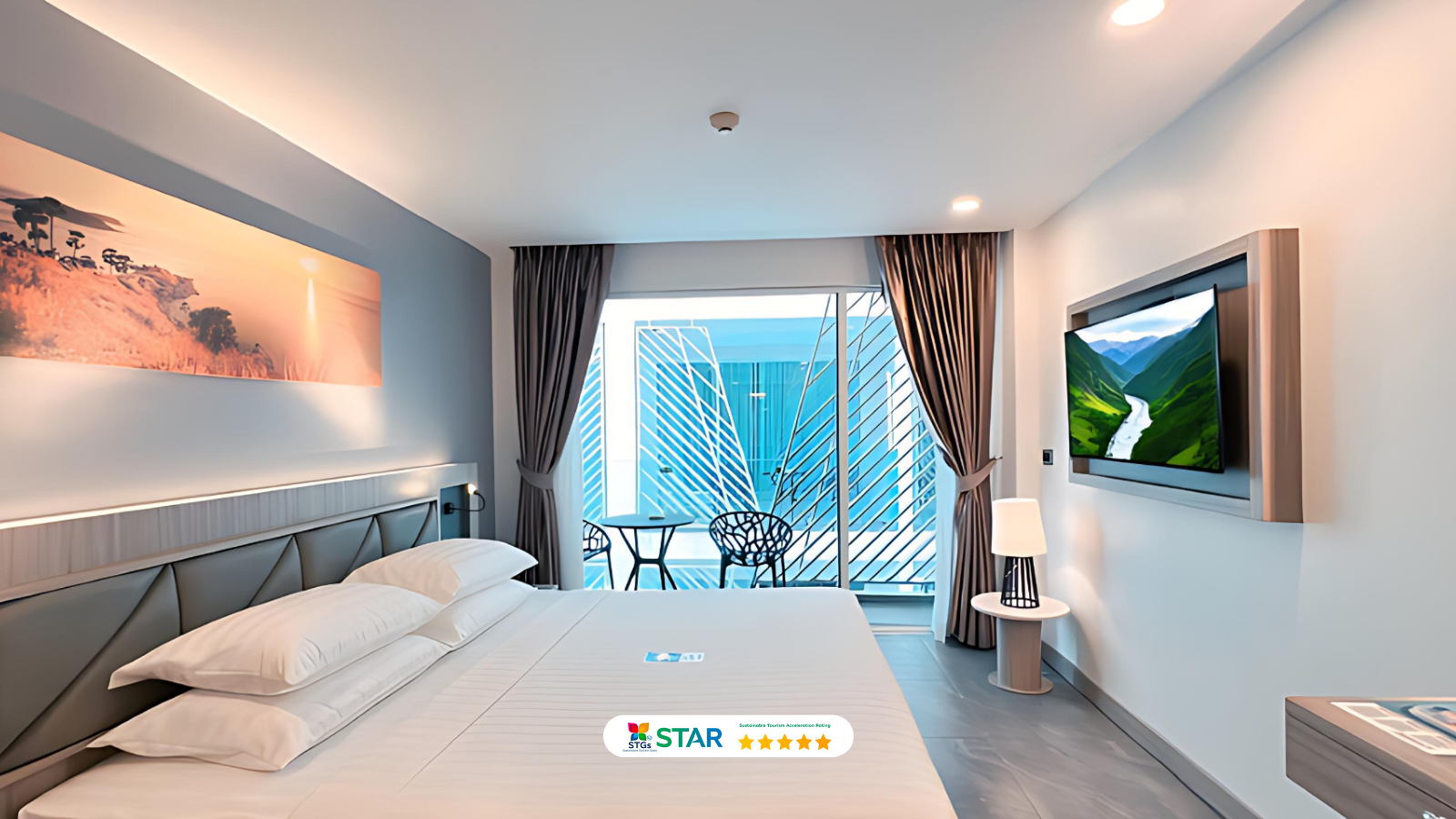 Deluxe King Balcony Room