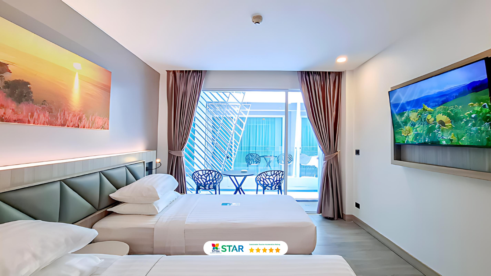 Deluxe Twin Balcony Room