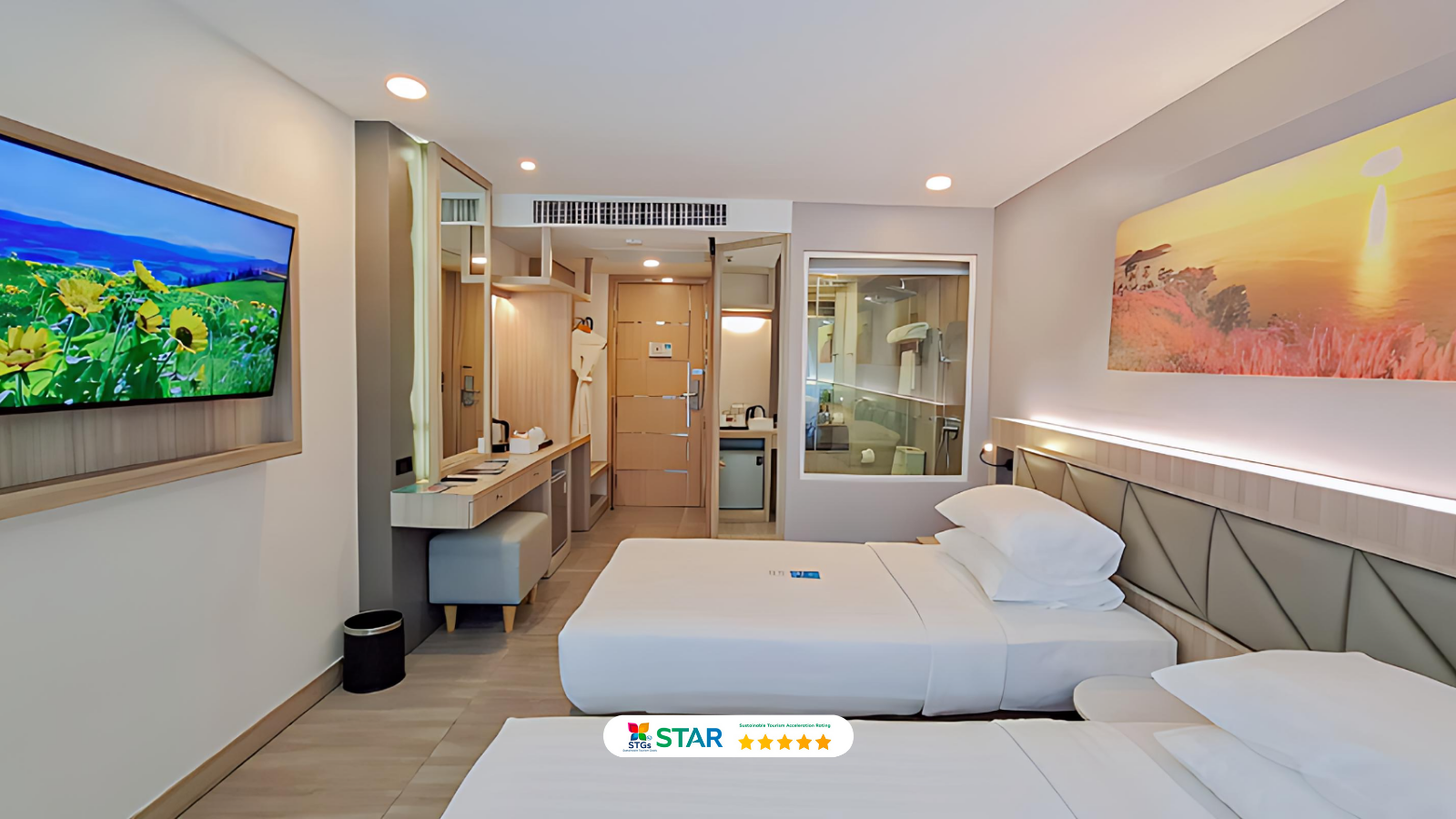 Deluxe Twin Balcony Room