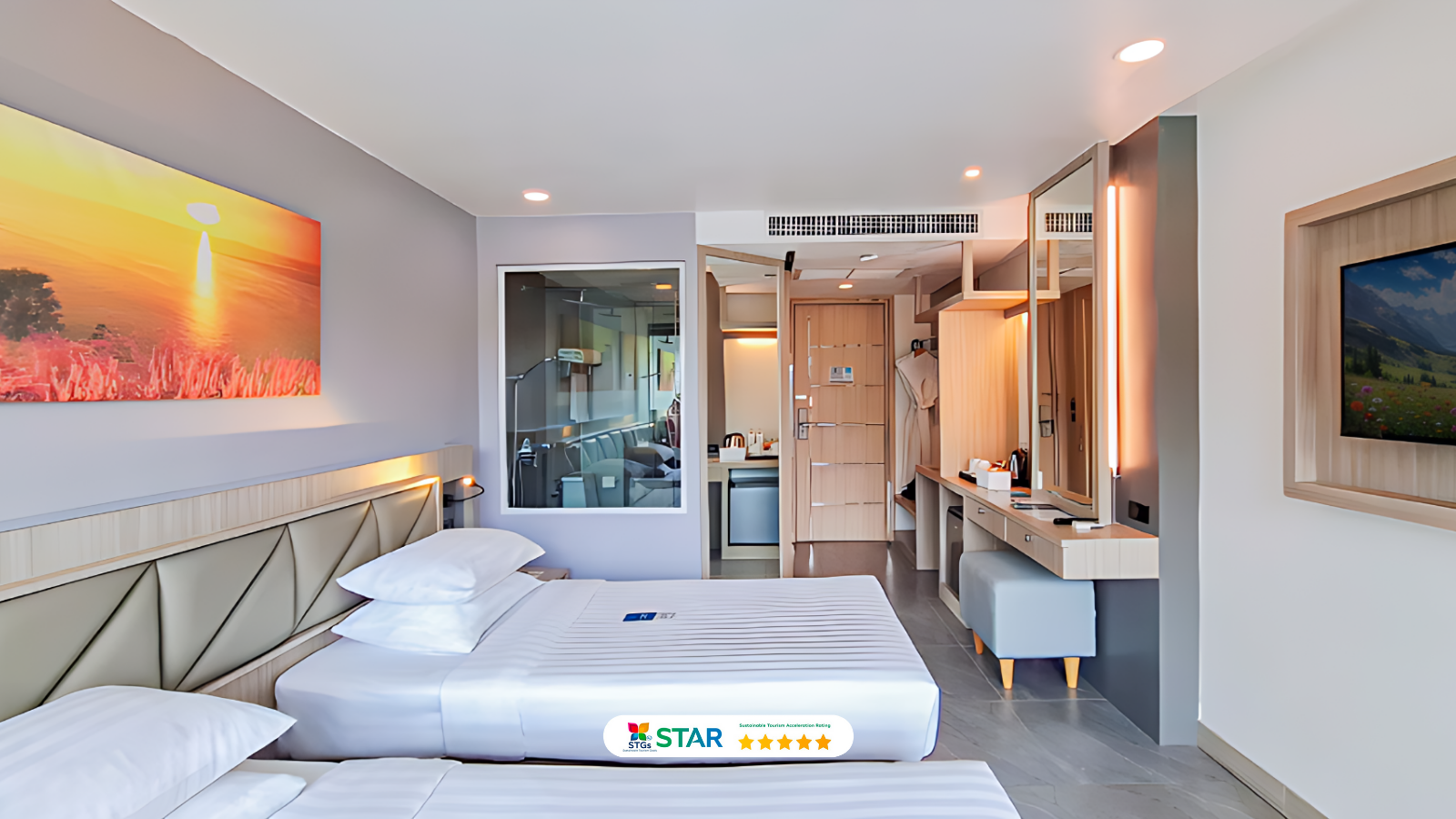 Deluxe Twin Balcony Mountain View