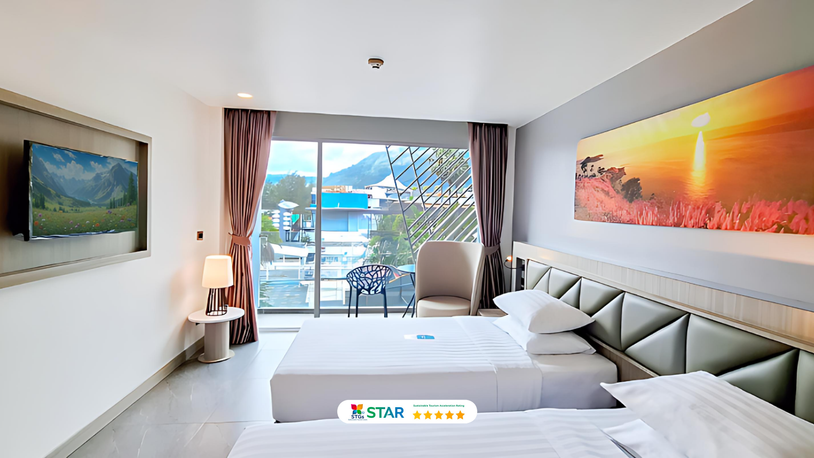 Deluxe Twin Balcony Mountain View