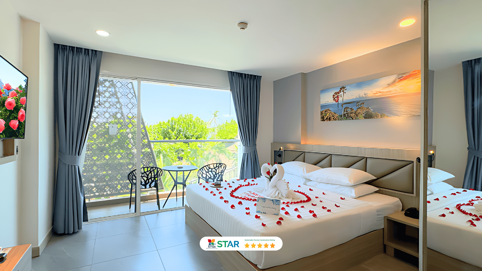 Deluxe King Balcony City View Room